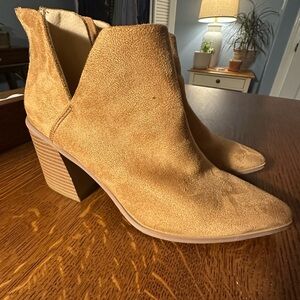 Womens Tan Suede Ankle Boots~Size 7